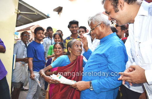 J R Lobo campaigns in Carstreet area